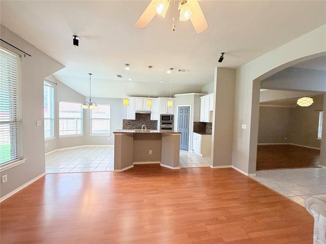 Building Photo - 301 Mimosa Dr