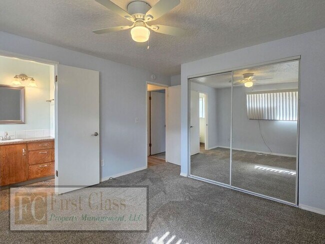 Building Photo - 298 SW Wallula Ave