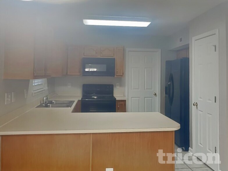 Building Photo - 2023 Westminster Ln