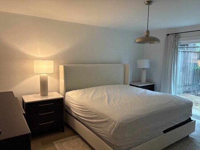 Building Photo - 3712 W Horatio St