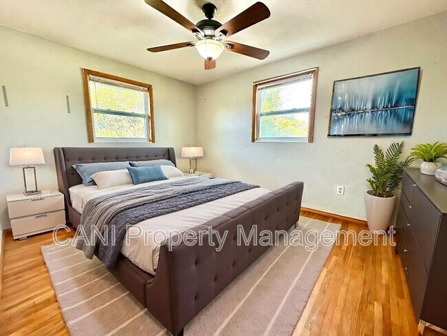 Building Photo - 575 E Compton Ct