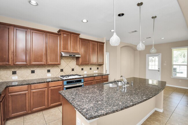 Building Photo - 6843 Bears Path Ln