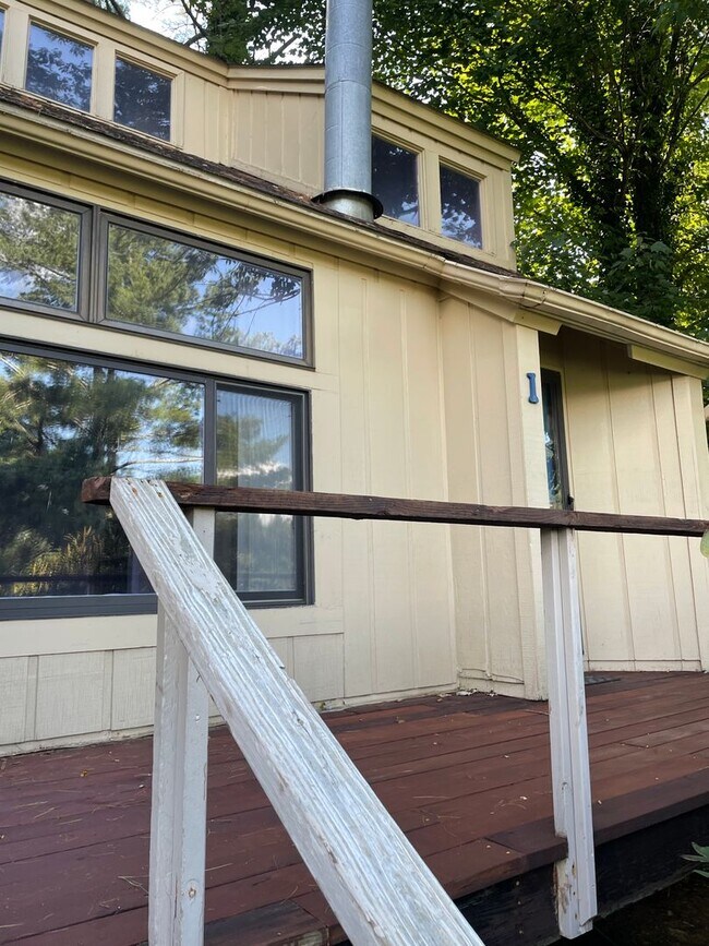 Building Photo - 196 Trout Pond Ln