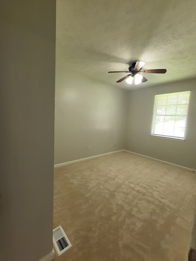 Building Photo - 3309 Goldenchain Dr