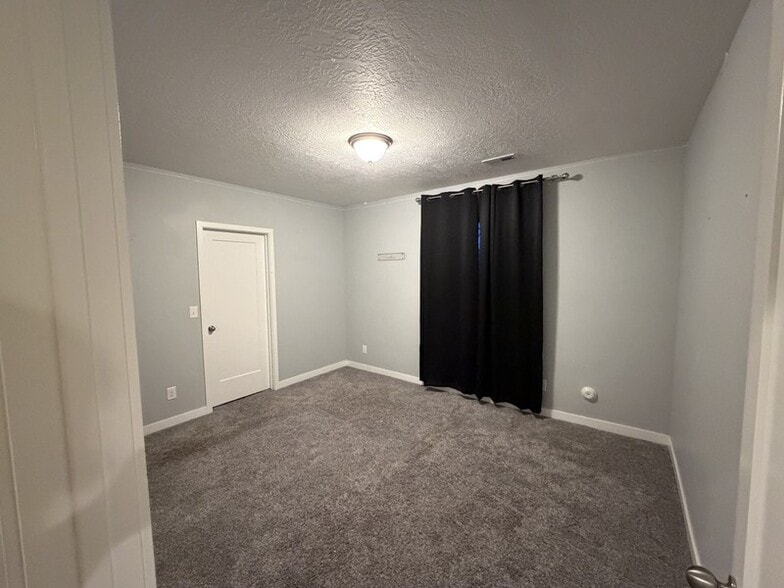 Building Photo - 7603 Scenic Maple Dr