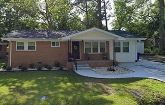 Building Photo - 453 Thompson St