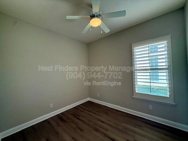 Building Photo - 628 Town Plaza Ave