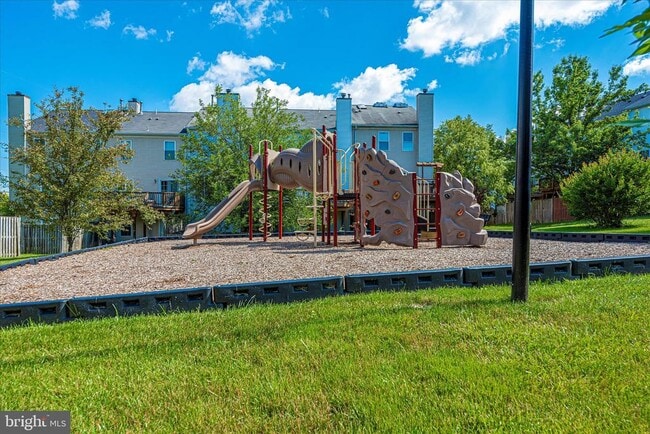 Building Photo - 7130 Oberlin Cir