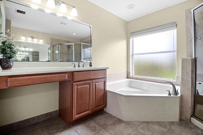 Building Photo - 6007 SW Bald Eagle Dr