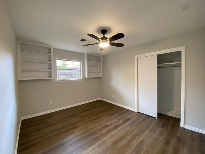 Bedroom 3 - 6403 Dreyfuss Rd