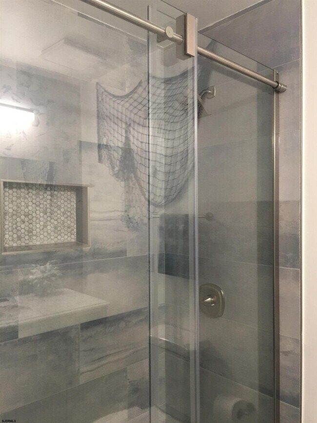 Building Photo - 205 3rd St S