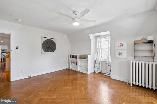 Building Photo - 133 E Gorgas Ln