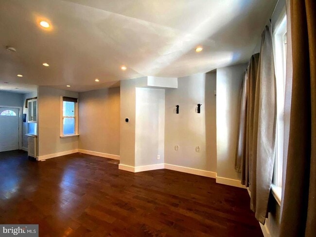 Building Photo - 1457 N Corlies St