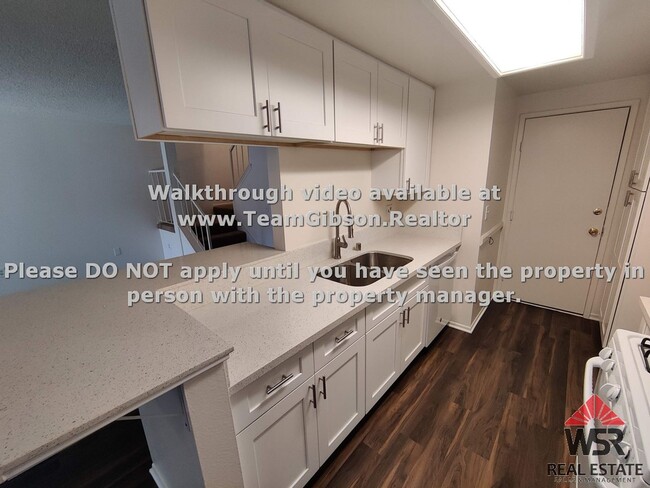 Building Photo - 3 Bedroom Condo - Newly Remodeled