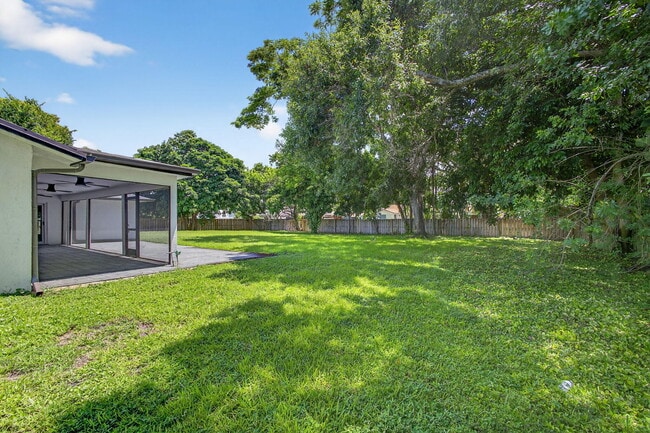 Building Photo - 280 Sulky Way