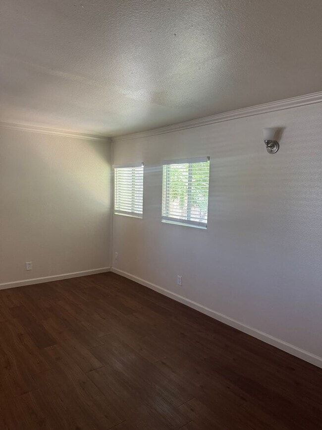 Building Photo - 1 BED/1 BATH IN REDDING