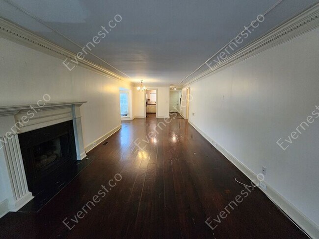 Building Photo - 500 Towergate Pl