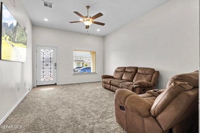 Building Photo - 5128 Jennifer Claire Ln