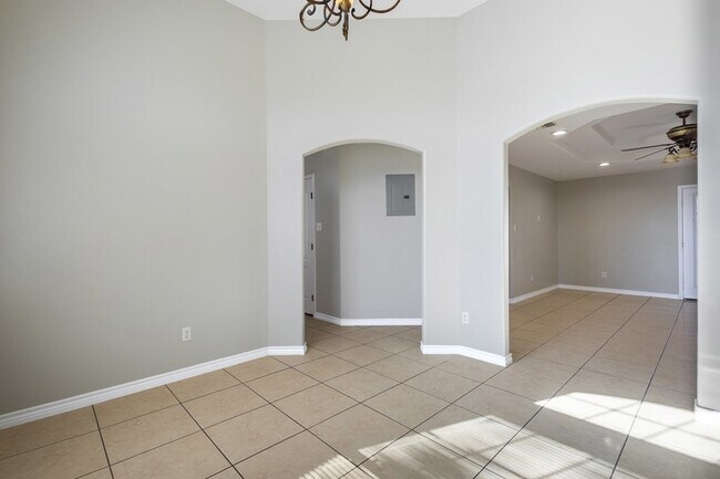 Building Photo - 2677 Fox Cove Drive