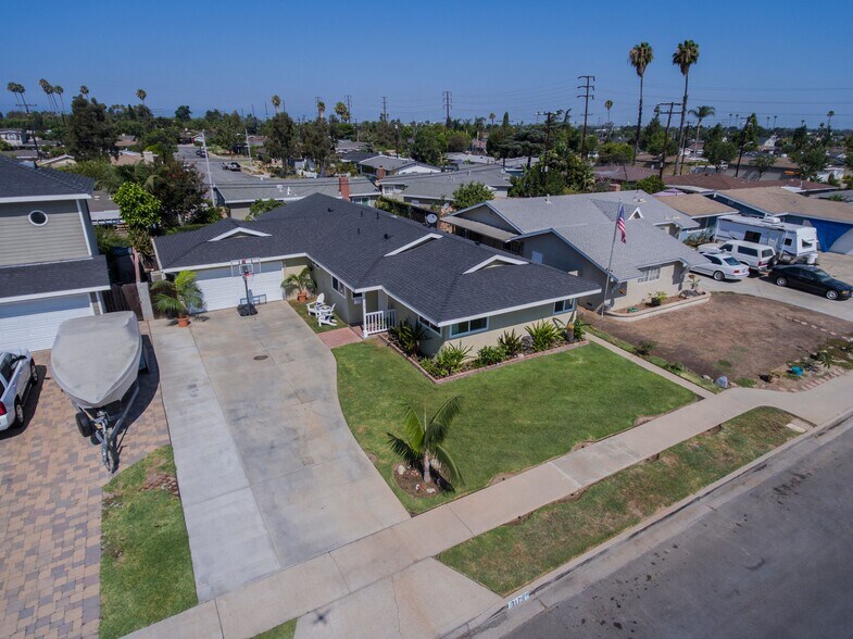 Building Photo - 3179 Sicily Ave