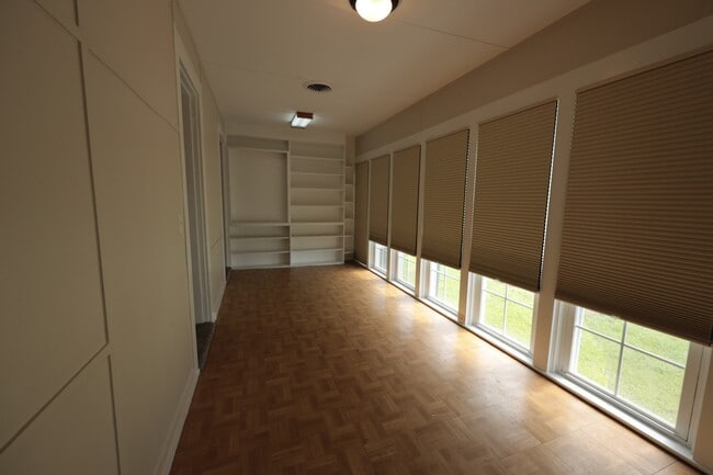 Building Photo - 2389 CR 158