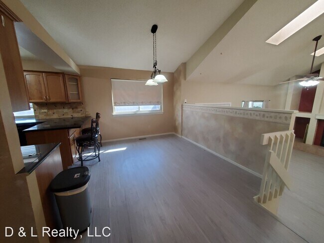 Building Photo - 3 br, 2 bath House - 8385 Freemantle Dr