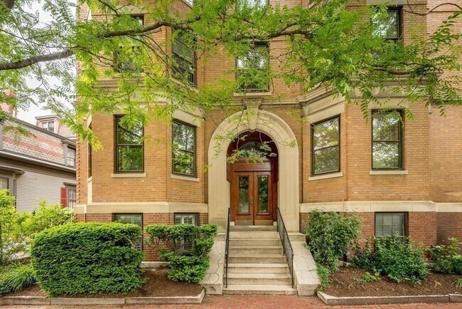 Building Photo - 31 Linnaean St