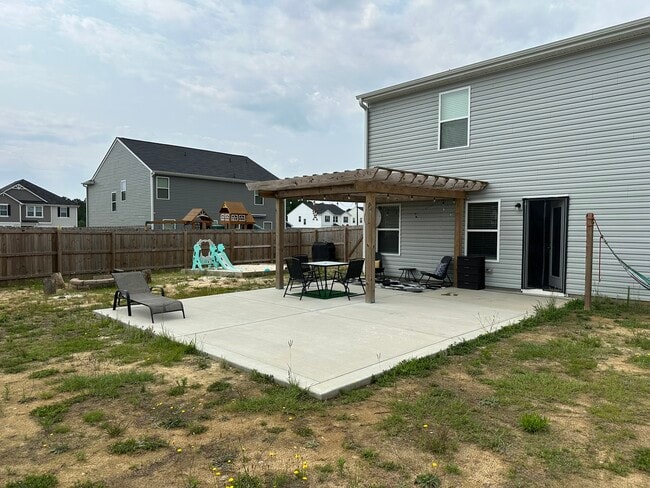 Building Photo - 1709 Redbout Ct