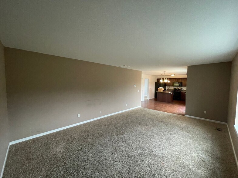 Building Photo - 2727 Stonecrop Road