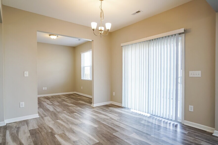 Building Photo - 114 N Porcenna Ln