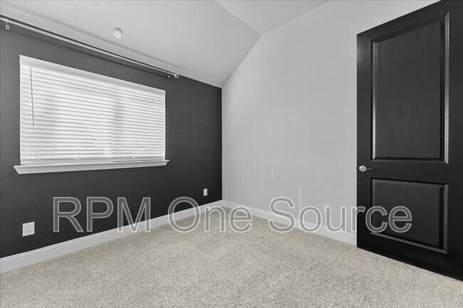 Building Photo - 6320 Starr Dr.