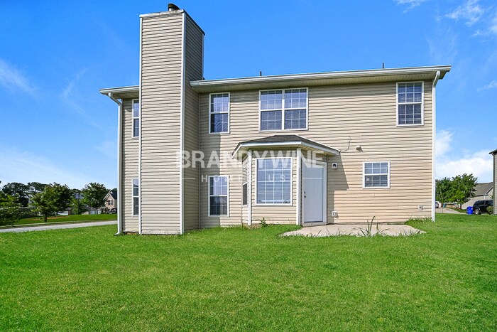 Building Photo - 801 Lake Chase