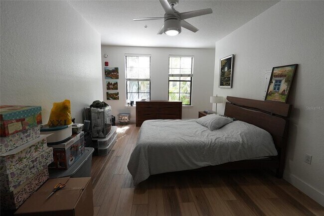 Building Photo - 911 N Orange Ave