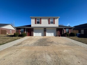 Building Photo - 3302 SW Landau Ct