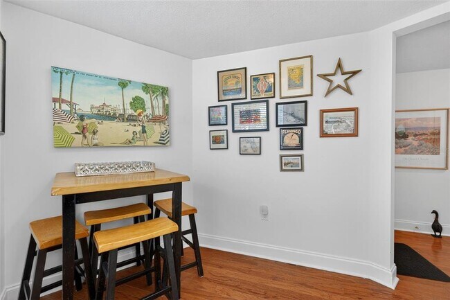 Building Photo - 1200 N Shore Dr NE