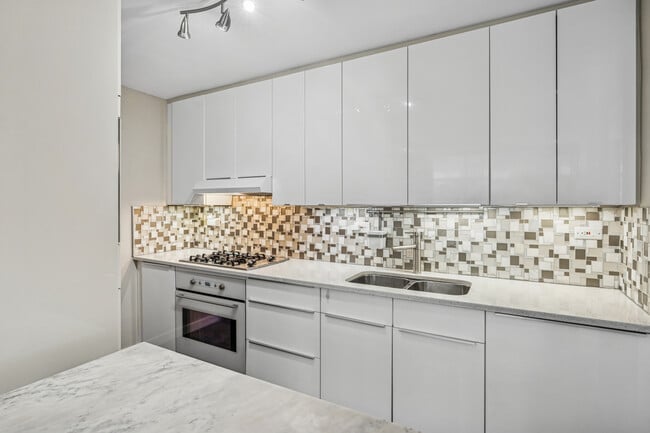 Building Photo - 1044 Ontario St