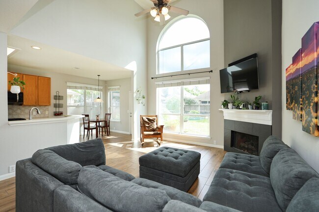 Building Photo - 10330 Sablebrook Ln