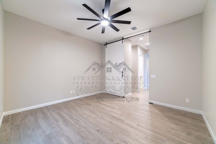 Building Photo - 9625 E Solina Ave
