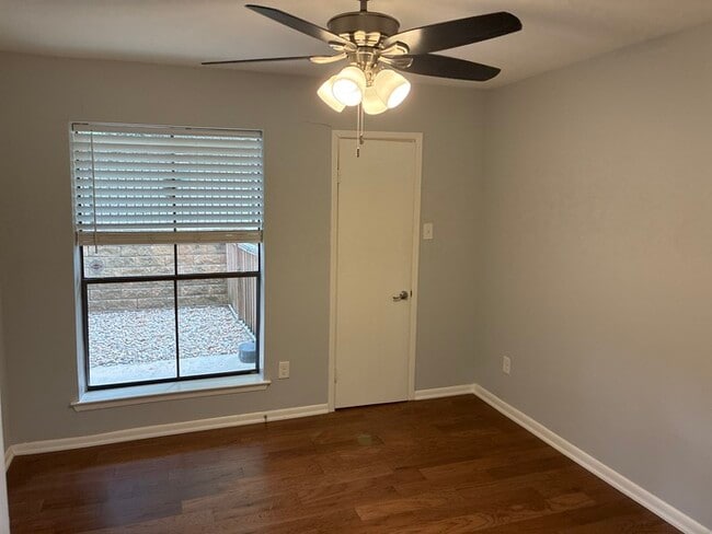 Building Photo - Charming 4 beds 3 baths in Austin!