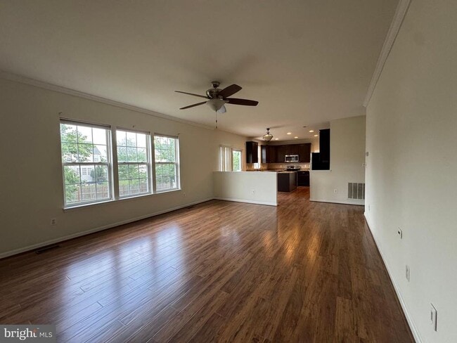 Building Photo - 105 Fredericksburg Dr
