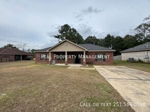 Building Photo - 12876 Pearsons Pl Dr