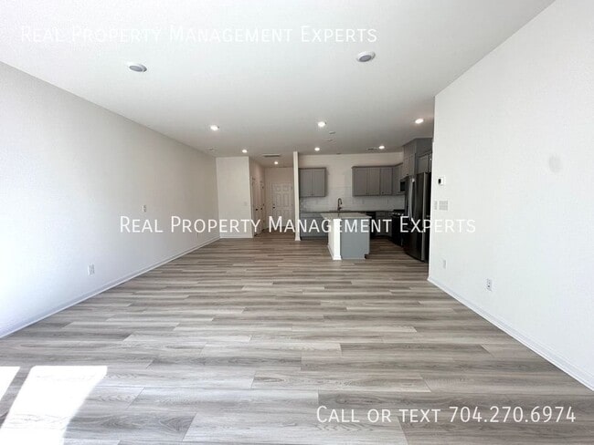 Building Photo - 2789 Yeager Dr NW