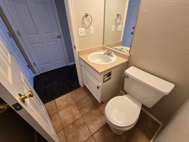 Building Photo - Beautiful and Fresh Updated Four Bedroom Home on a Corner Lot in Rock Creek!