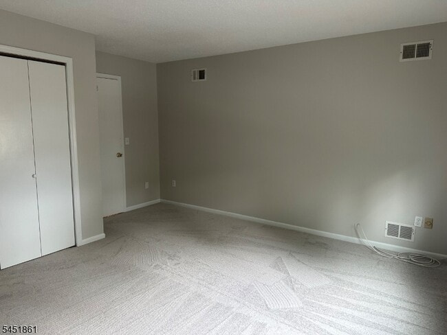 Building Photo - 105 Newark Pompton Turnpike