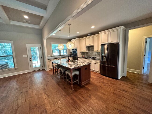 Building Photo - 8643 Amandine Way
