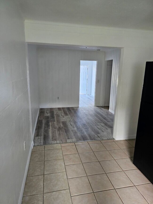 Building Photo - 14 W Herrick Dr