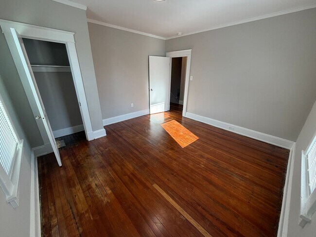 Building Photo - Beautifully Renovated 4bdrm/1.5bth Home Located in Richmond's Northside!!