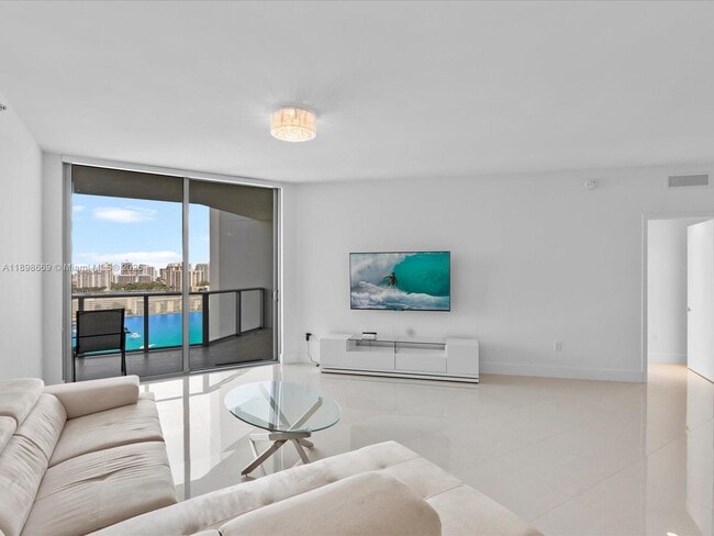 Building Photo - 17301 Biscayne Blvd