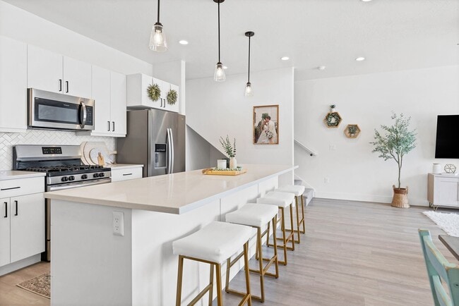 Building Photo - Lovely, Modern Townhome in Scenic Ivins