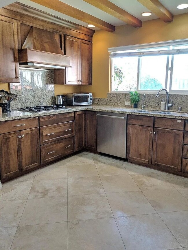 Building Photo - Del Mar Heights Home - West of the 5